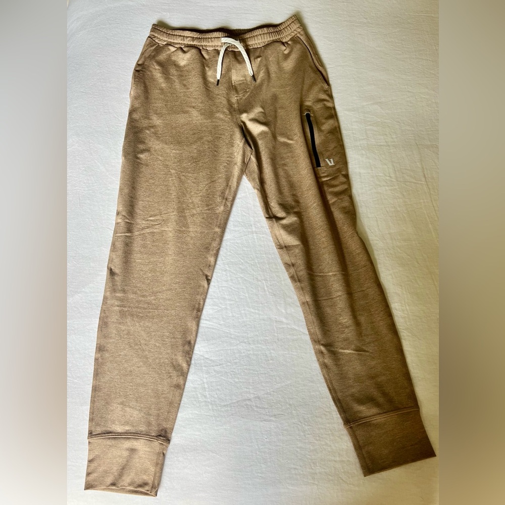 Vuori Men’s Sunday Performance Jogger, size S. Heathered Tan